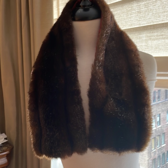 Gérard Darel Faux Mink Collar -Fab over a Sweater or a Dress - Picture 4 of 7